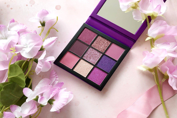 Huda Beauty Obsessions Eyeshadow Palette in Amethyst