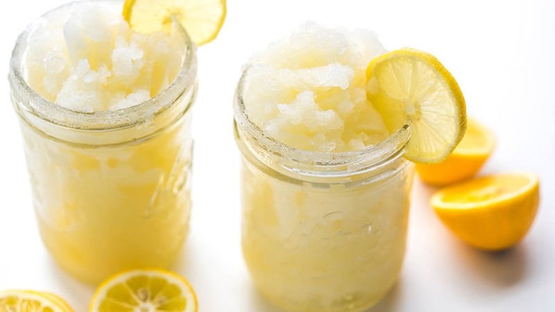 Boozy Frozen Lemonade 