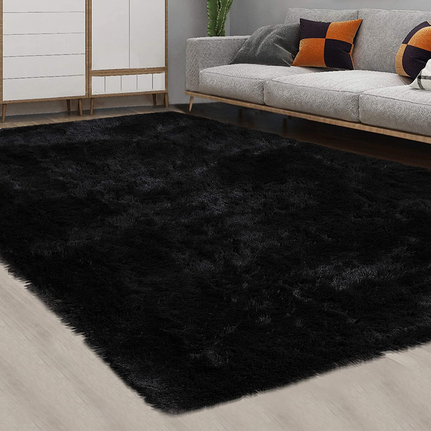 Black Shaggy Rug